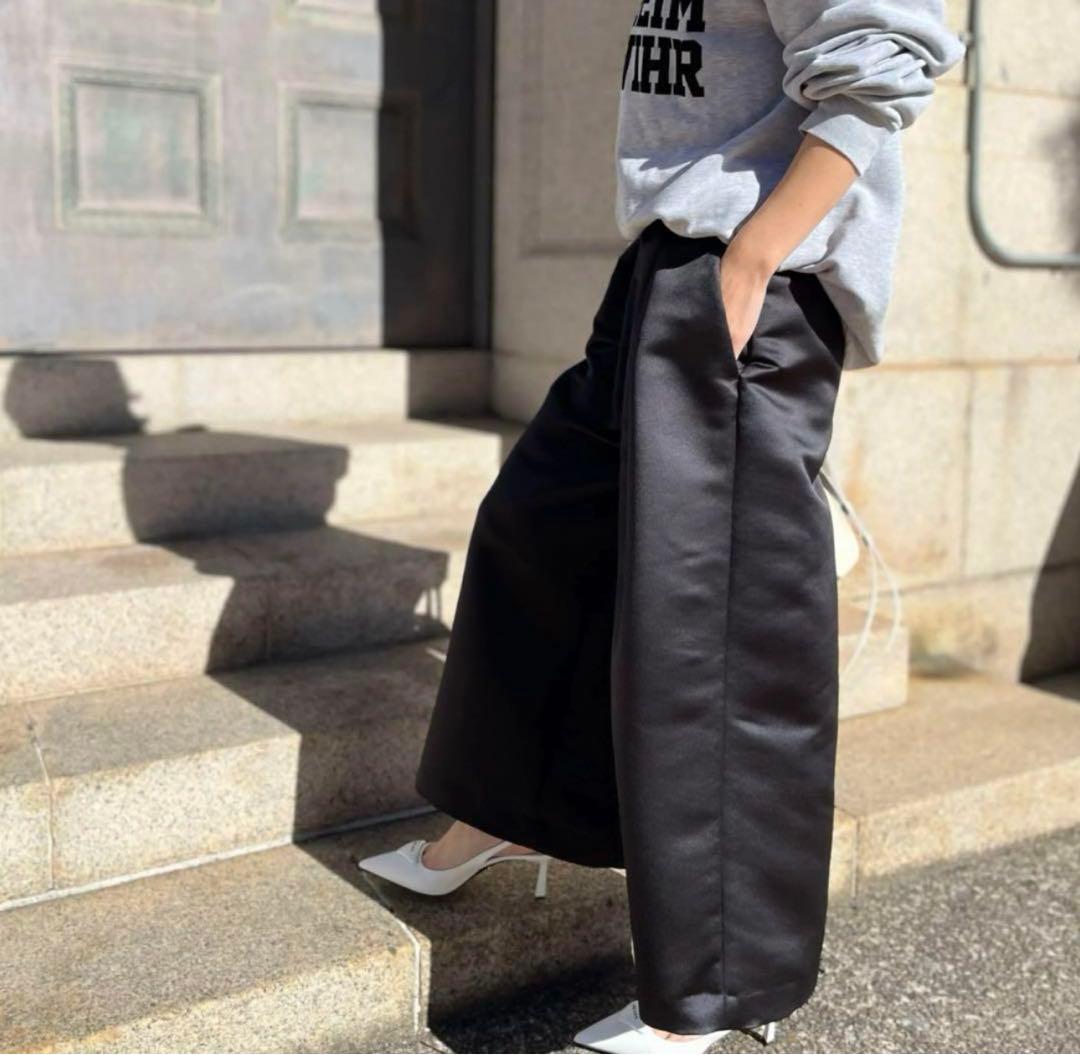 【Heve】サテンフレアガウチョ　ワイドフレアパンツ 36サイズ　ブラック