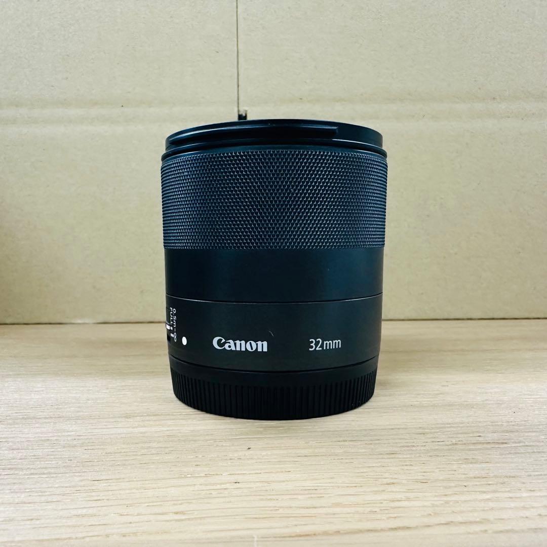 Canon EF-M 32mm F1.4 STM 箱付属品付き WW9998