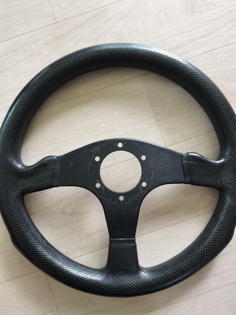 MOMO ステアリング　BOSS付き