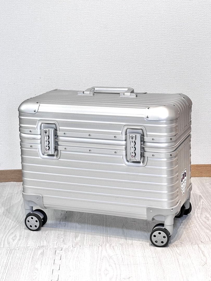 シルバー アルミニウム合金製 キャリーカート パイロット 機内持ち込み。