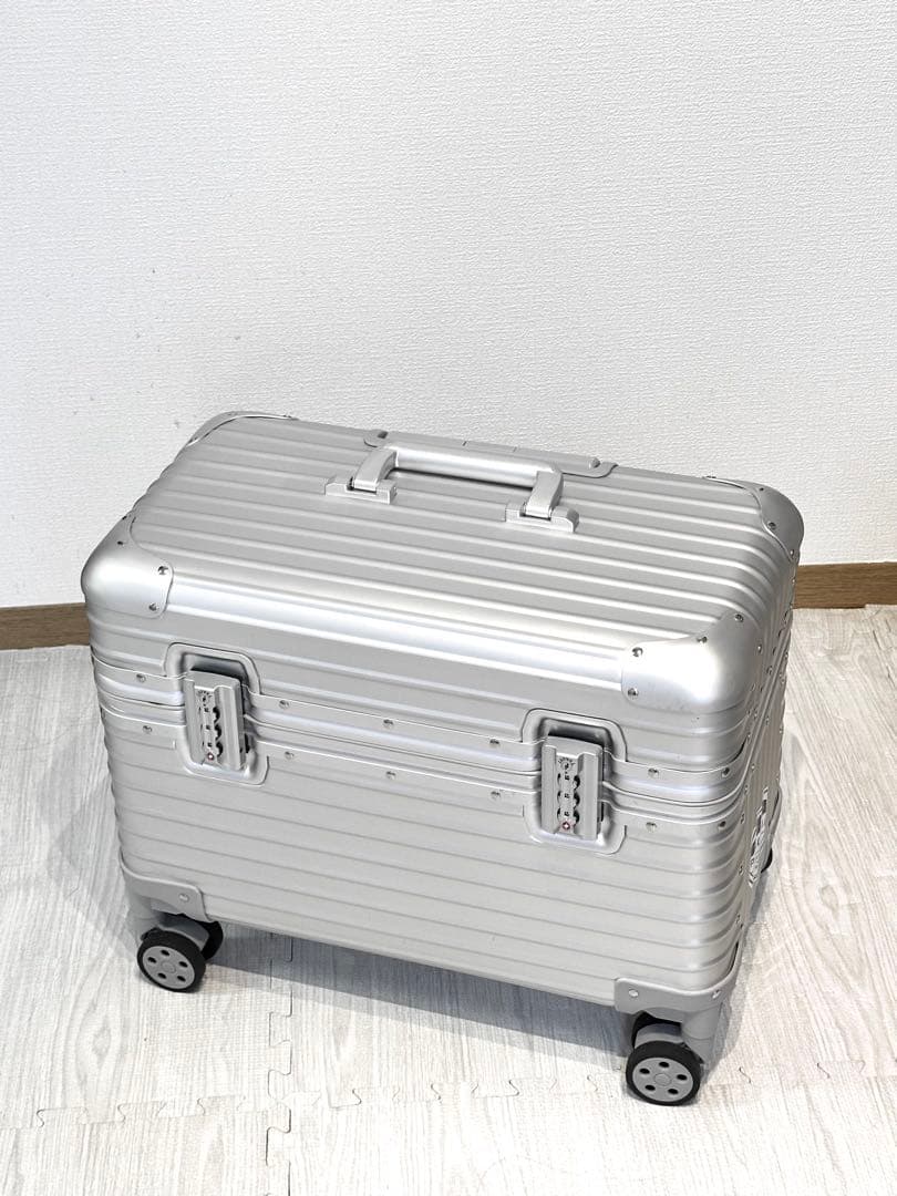 シルバー アルミニウム合金製 キャリーカート パイロット 機内持ち込み。