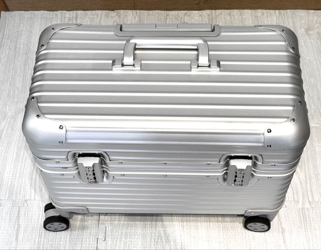 シルバー アルミニウム合金製 キャリーカート パイロット 機内持ち込み。