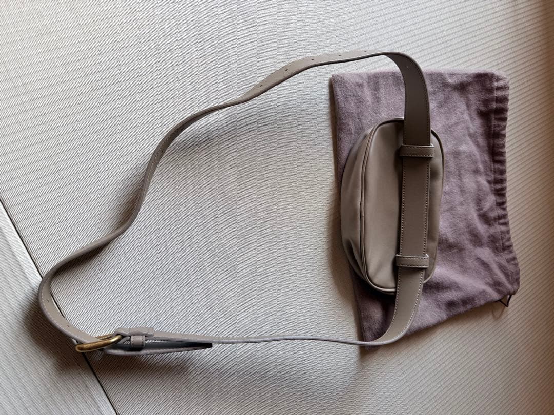 Bottega Veneta 編み込みデザイン ポーチ