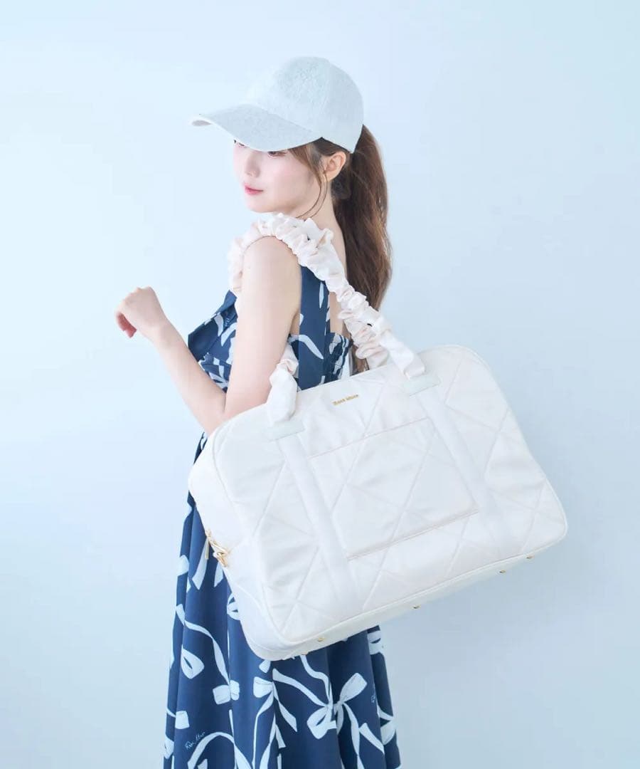 Rose’Muse satin traveling boston bag