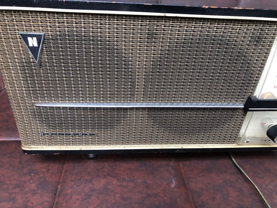 昭和レトロ　真空管　ラジオ　アンティーク(J 1)