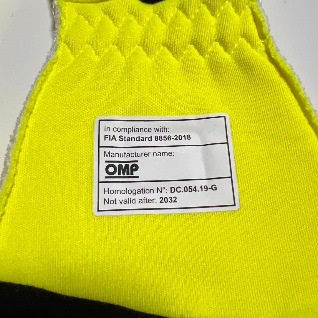 新品未使用　OMP ONE-S イエロー FIA規格8856-2000