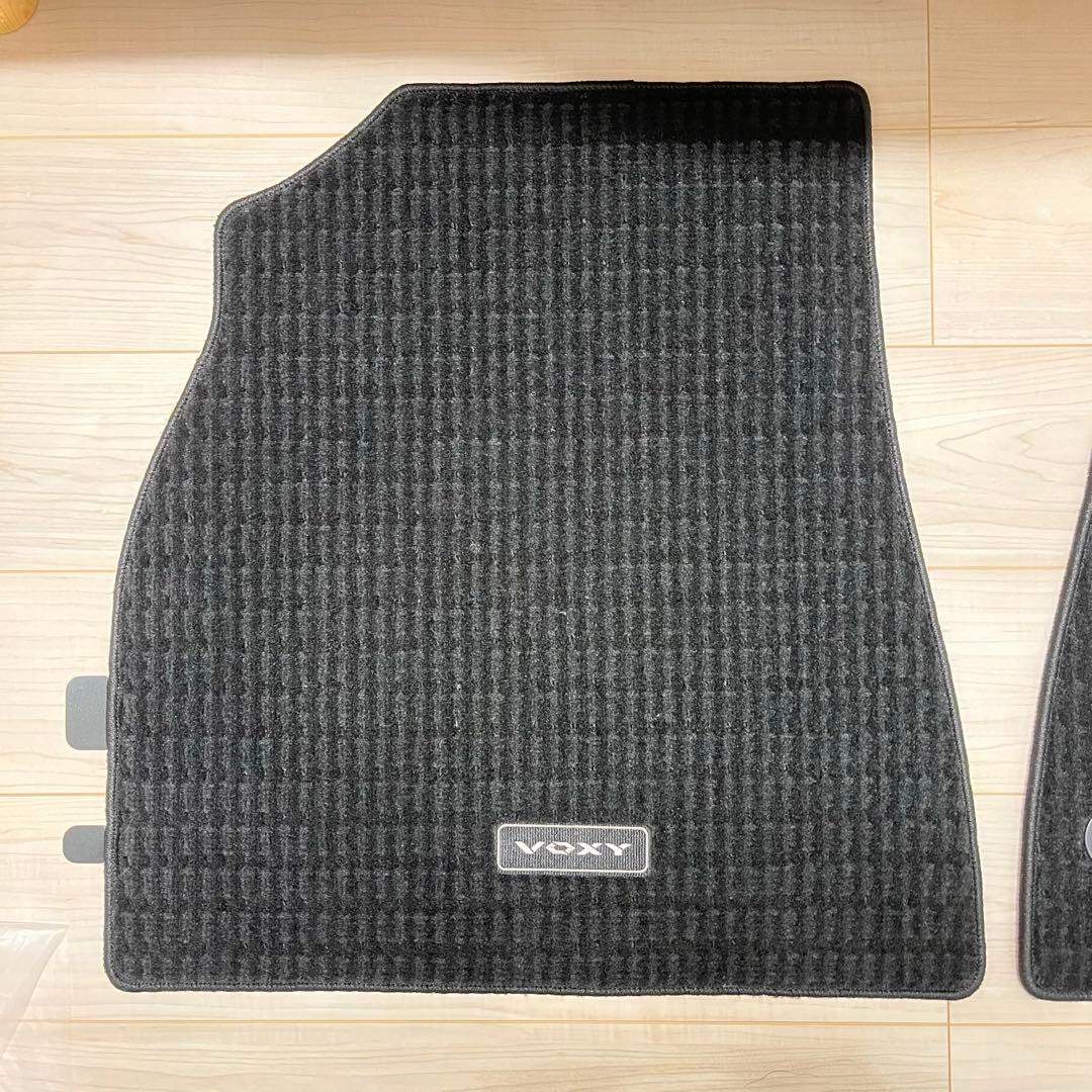 ヴォクシー　90 SZハイブリッド車　純正フロアマット　運転席、助手席