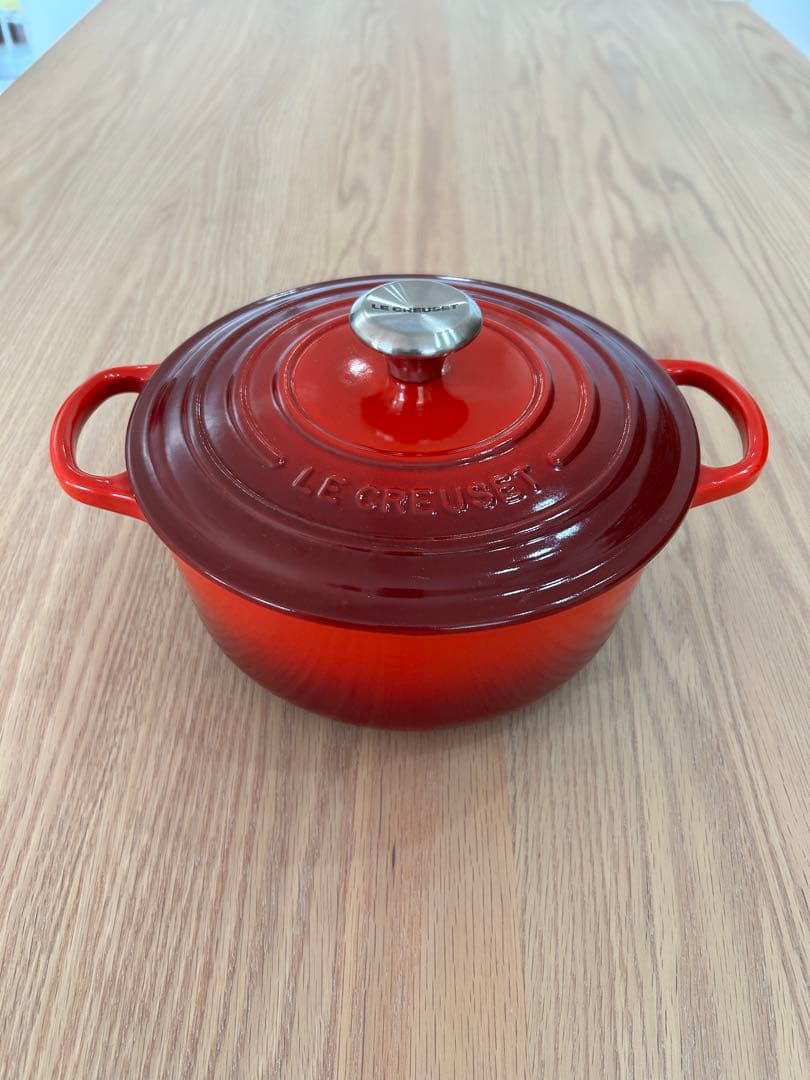 ル・クルーゼ(Le Creuset) ココット・ロンド 20cm チェリーレッド