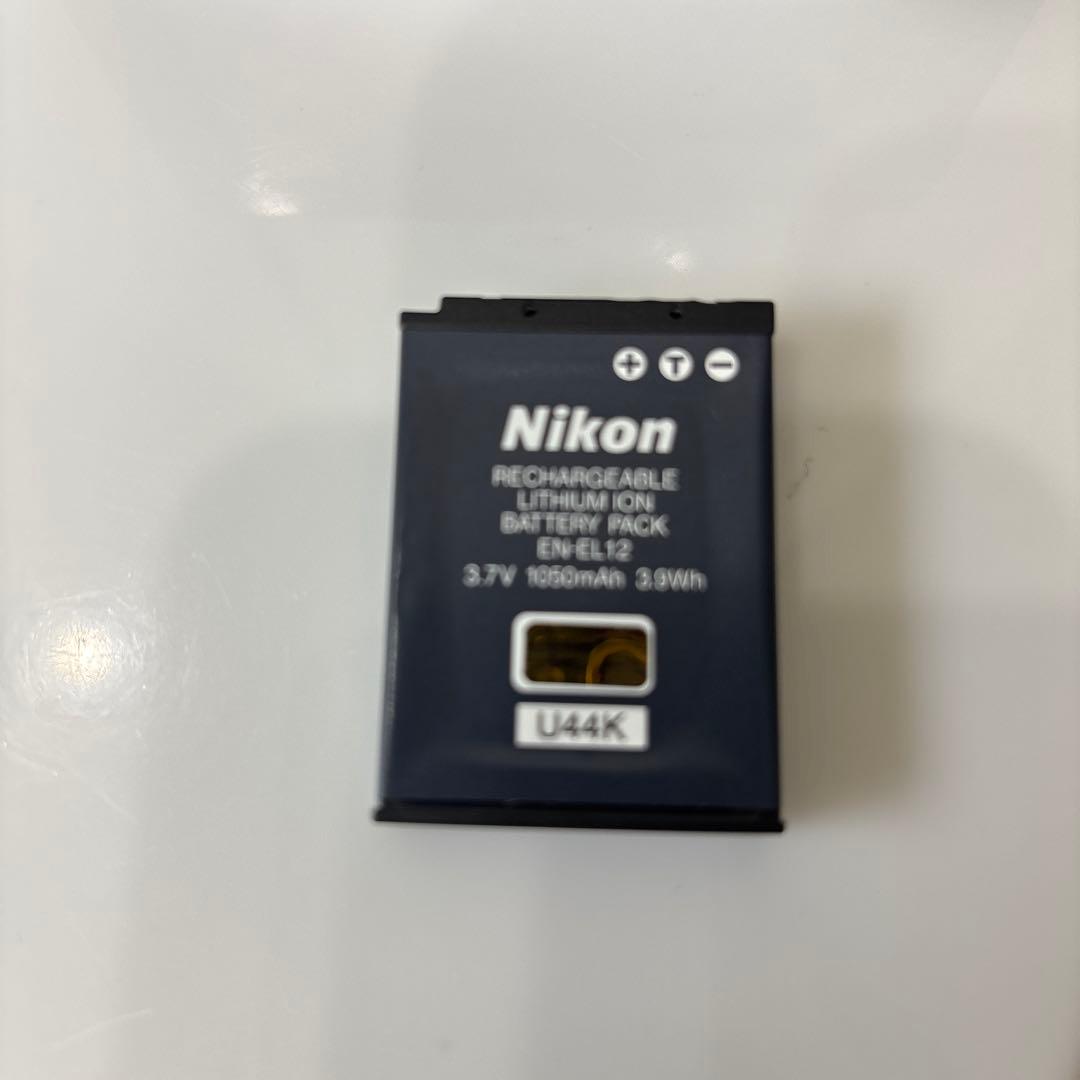 匿名　スピード発送 ニコン　COOLPIXA900BK 美品