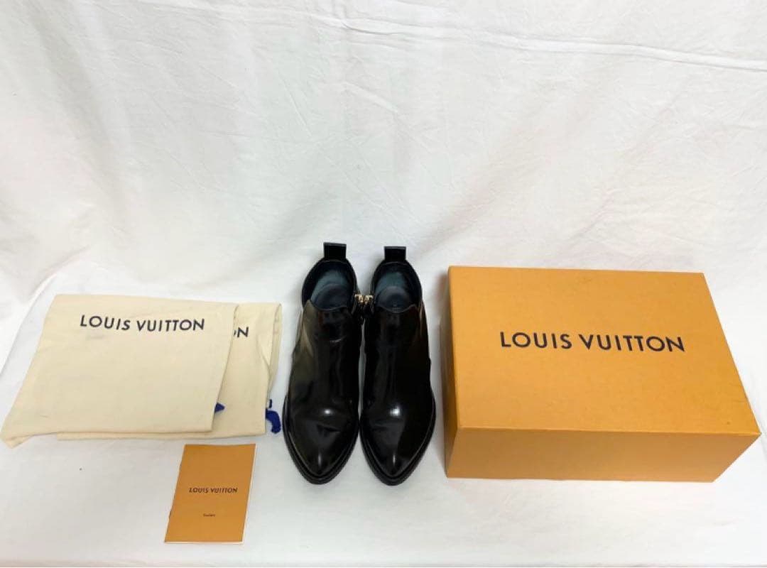 a*o様 超美品 ルイヴィトン LVロゴ サイドジップ パテントレザーショートブ