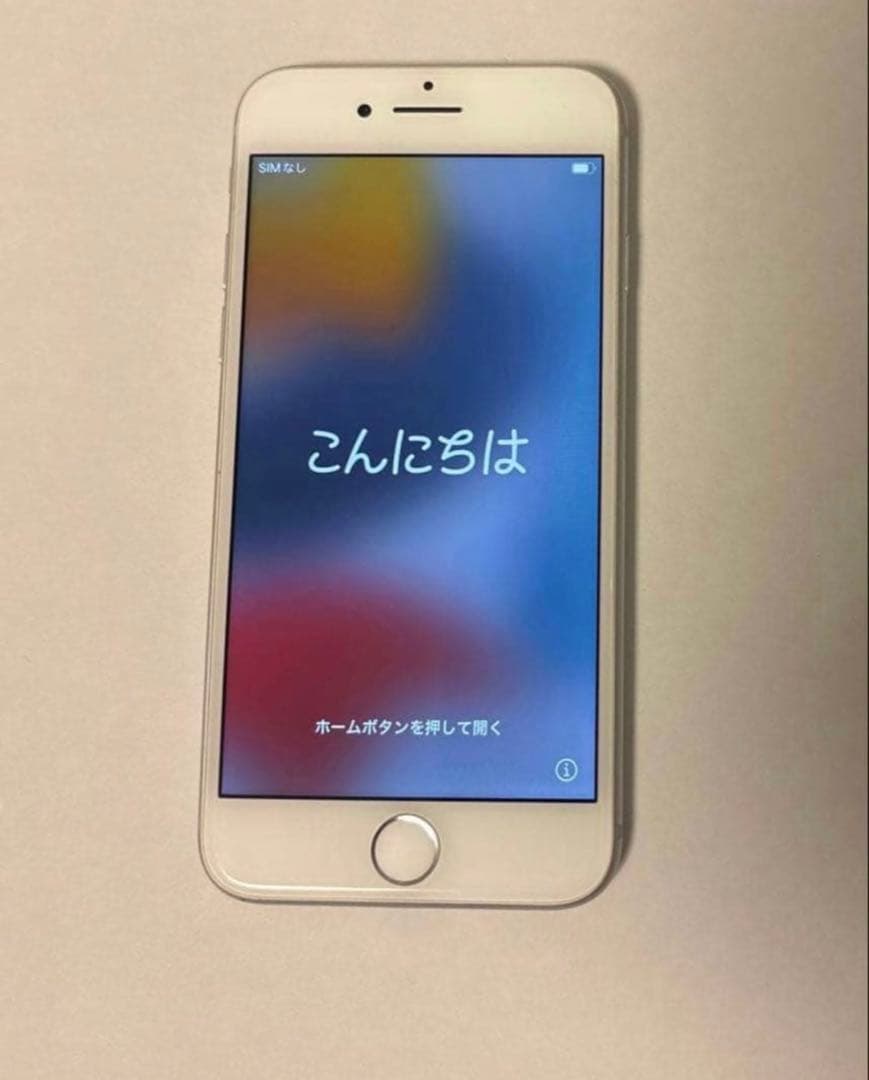 Apple iPhone 8 シルバー 本体 64ギガ