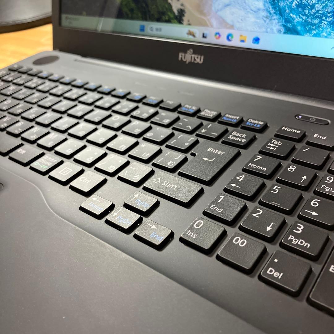 美品　富士通LIFE BOOK AH43/D3 RIZEN3搭載