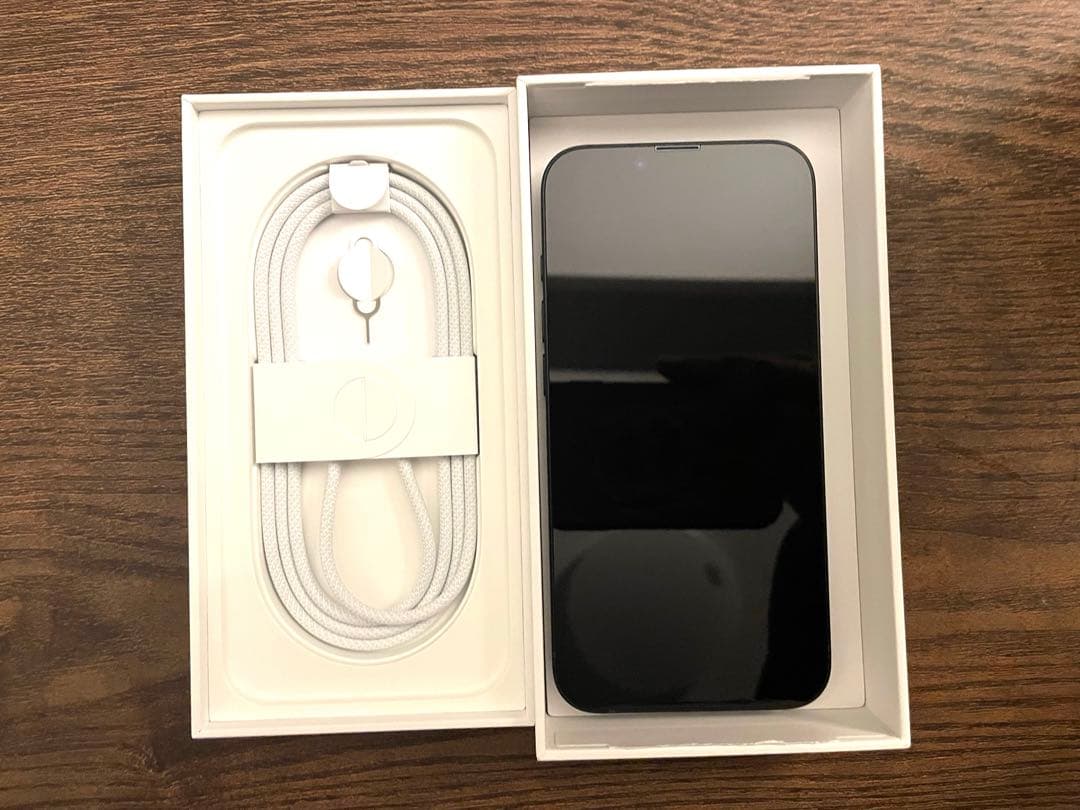 Apple iPhone 16e 128GB ブラック SIMフリー