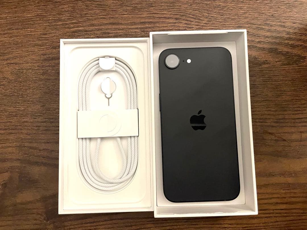 Apple iPhone 16e 128GB ブラック SIMフリー