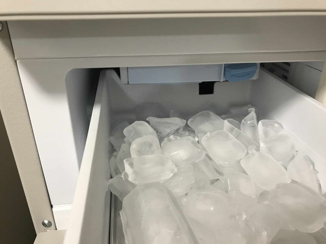 2025年8月購入の冷蔵庫。引き取り限定。