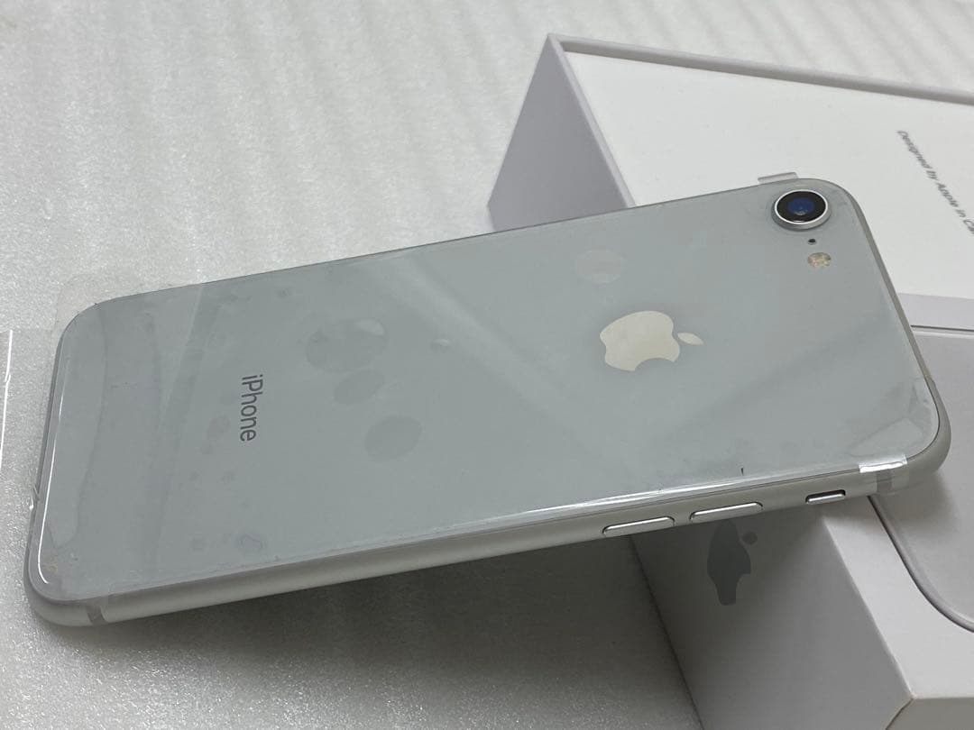 3-2548 iPhone8 シルバー　64GB
