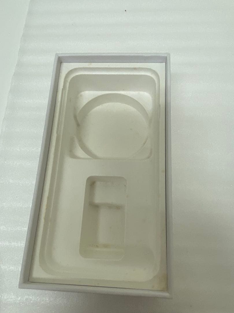 3-2548 iPhone8 シルバー　64GB