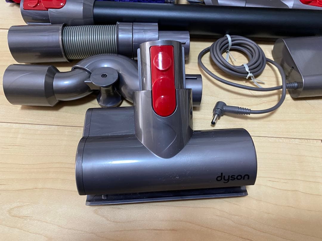 Dyson ダイソン cyclone v10 コードレス掃除機　【匿名発送】