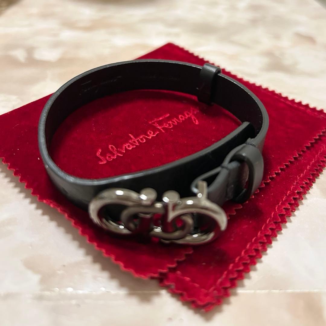 Salvatore Ferragamo ブラックレザーブレスレット