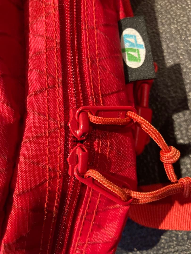 【超美品】Supreme レッド ボディバッグ・ウエストポーチ