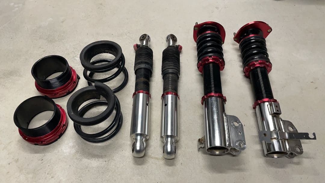 車高調　ダイハツ　エッセ　ミラなどに履けます