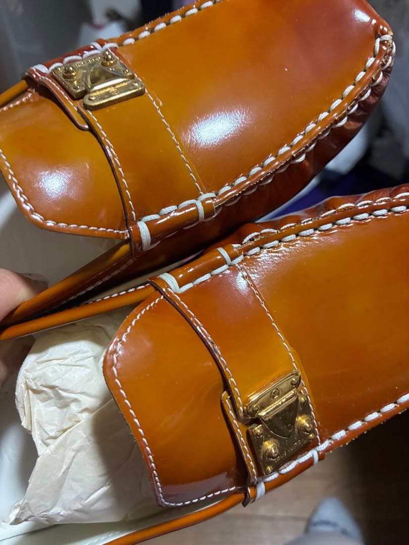 Louis Vuitton オレンジ ローファー