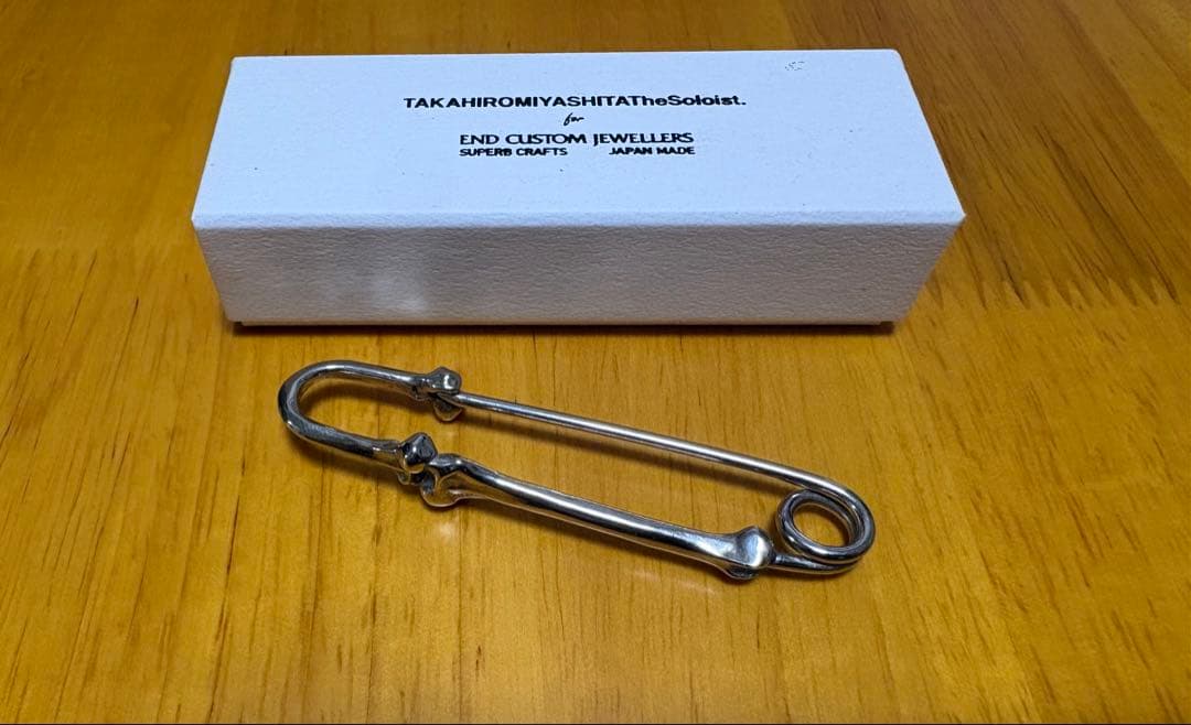 TheSoloist.×END. bone shaped pins.