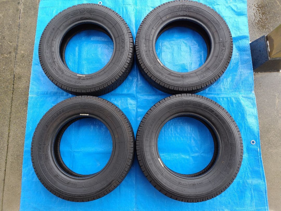 145/80R12・LT【1/2】軽トラ用スタッドレス・鉄ホイール付、２本分割