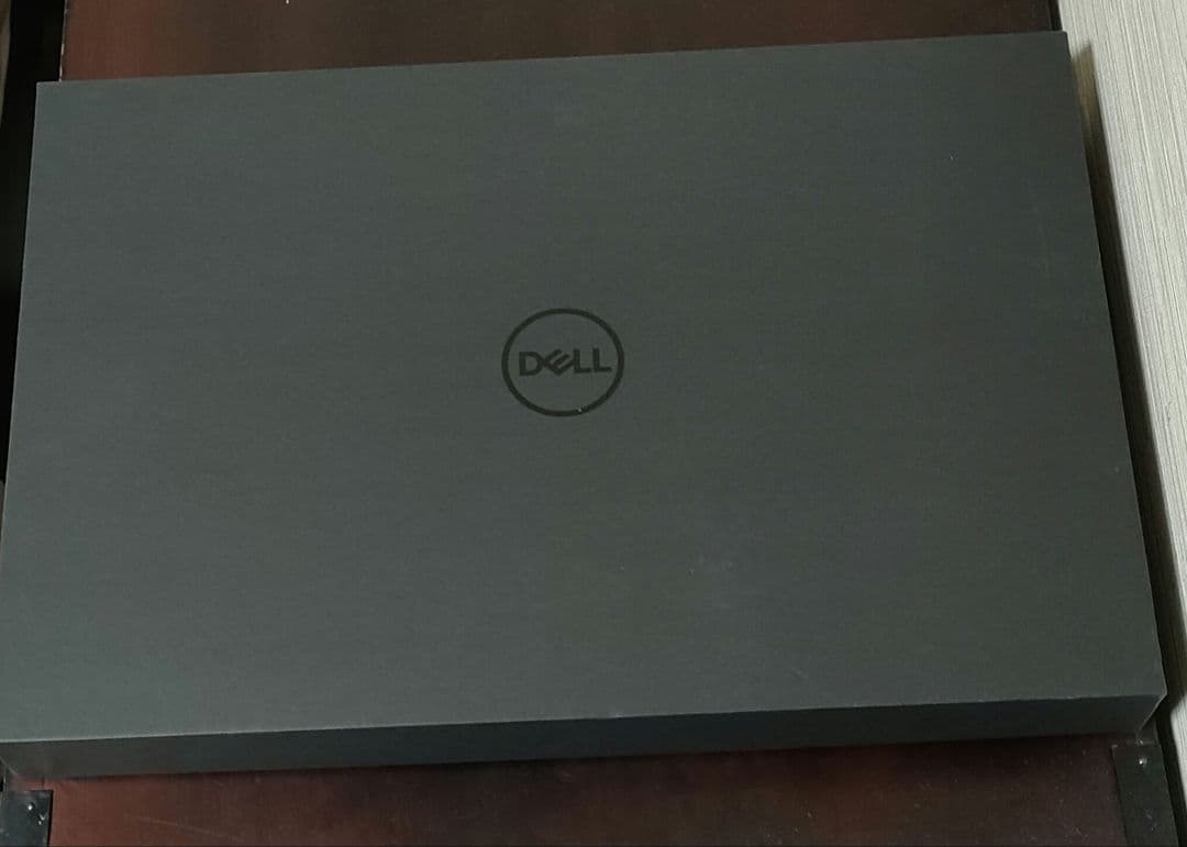 Windowsノート本体 DELL XPS15 9570