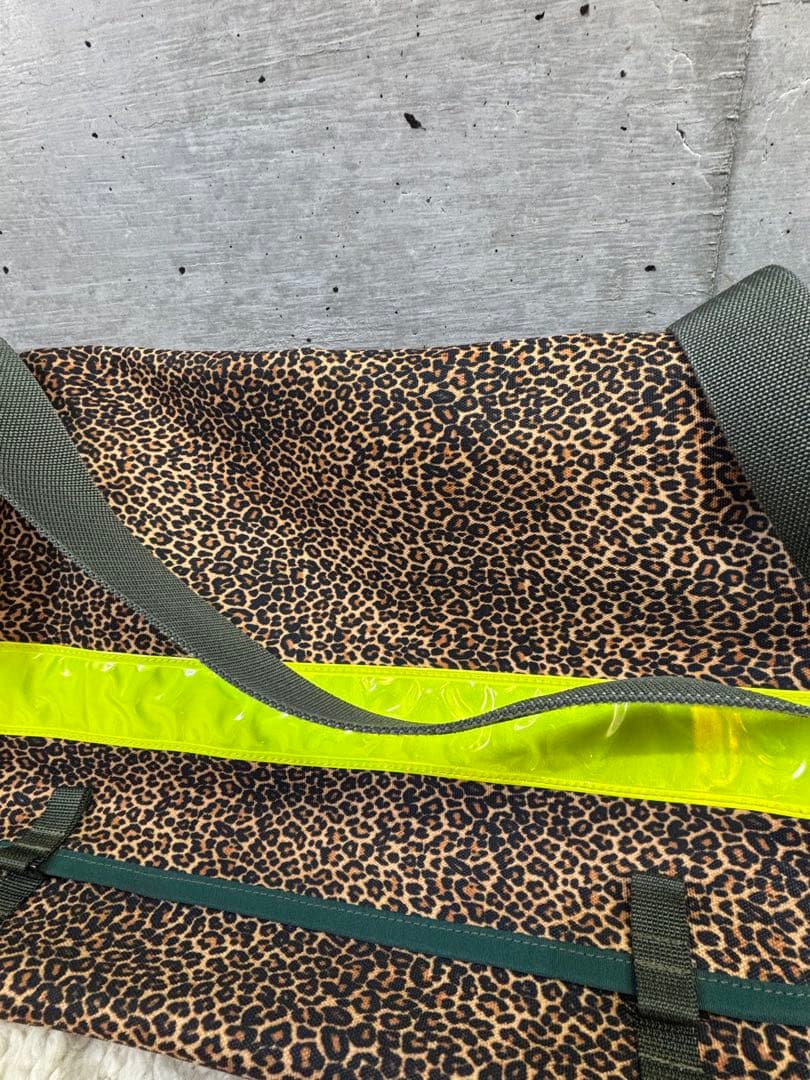 THE BLUE LUG ヒョウ柄 大判 メッセンジャーバッグ カバン 鞄