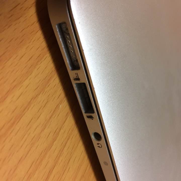 【Officeソフト付き、送料無料】MacBook Air11inch