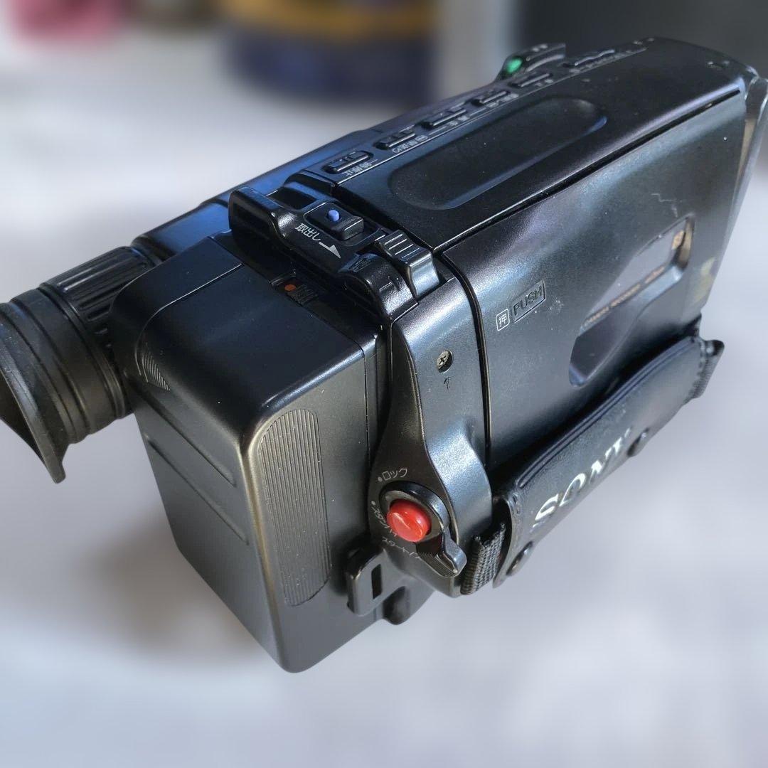 SONY Video8 ビデオカメラ　CCD-TR250 ①