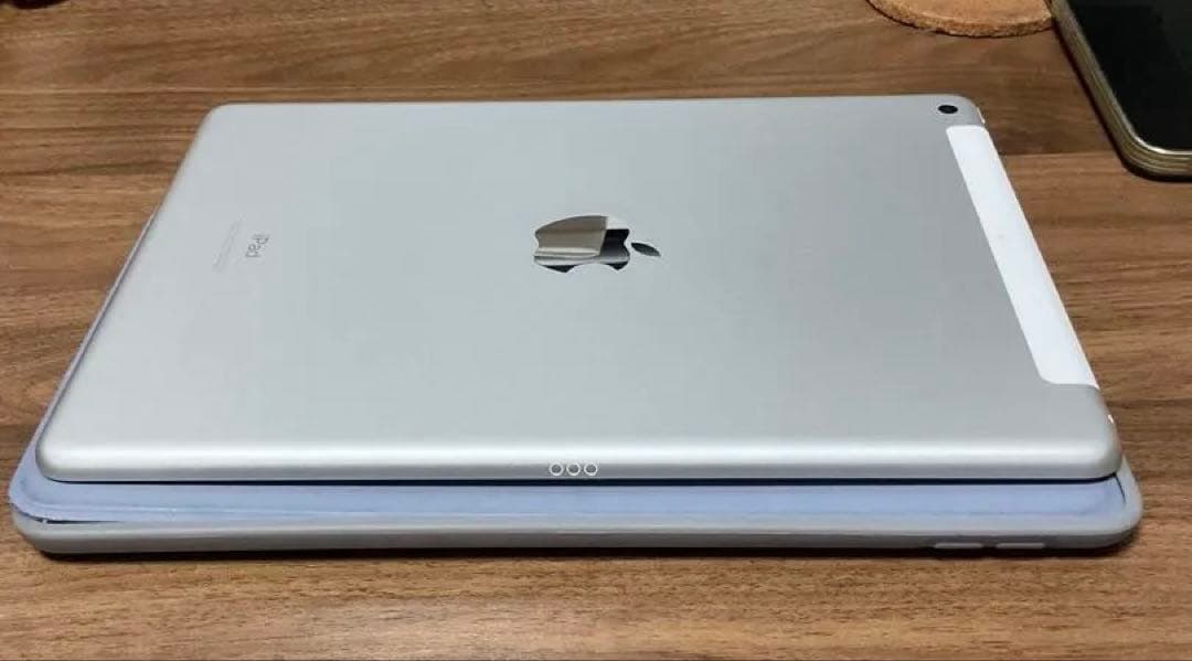 【超美品】iPad第7世代32GBWi-Fi+Cellular バッテリー98%