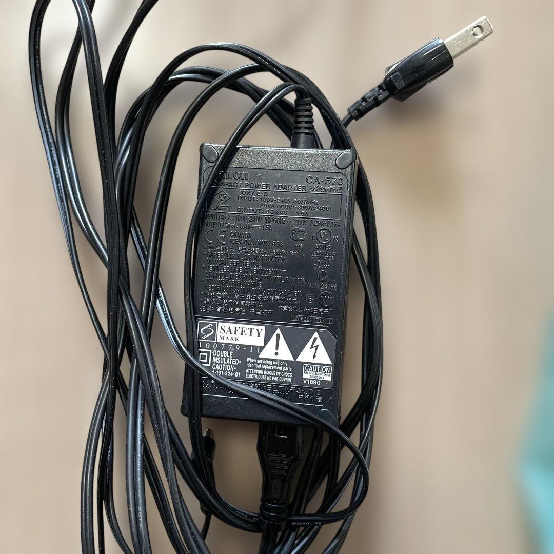 Canon XA30 ビデオカメラ （ジャンク）