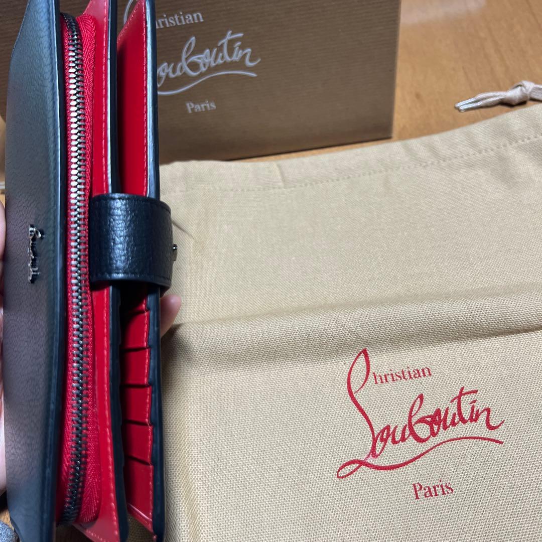 クリスチャン　ルブタン　長財布