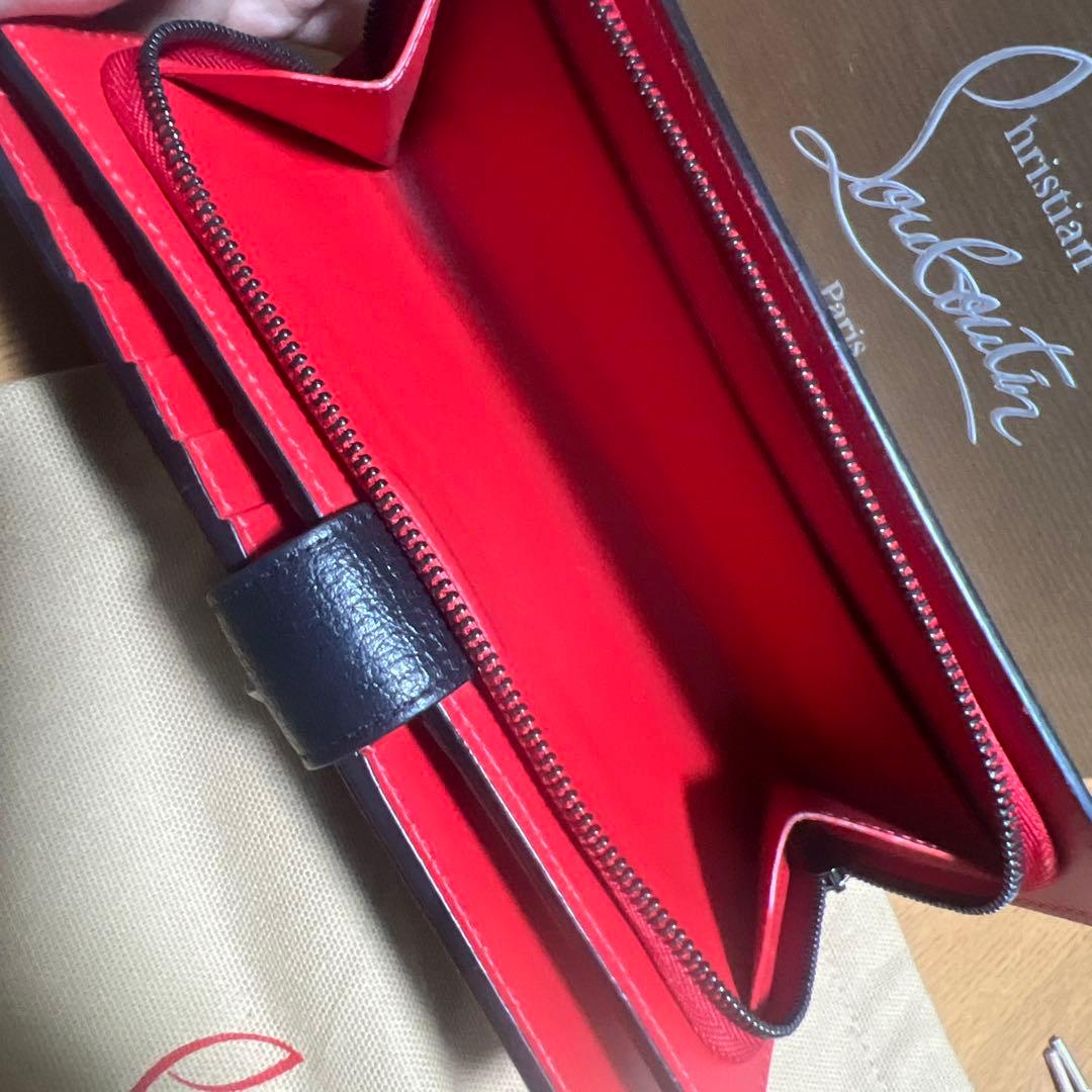 クリスチャン　ルブタン　長財布