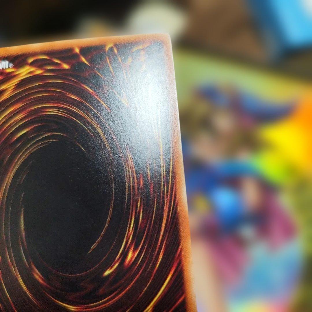 青眼の白龍 光属性 3000/2500　ホログラフィックパラレル