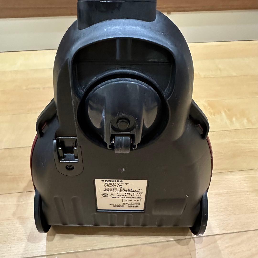 TOSHIBA　サイクロン掃除機　トルネオ　VC-C7(R)　2019年製