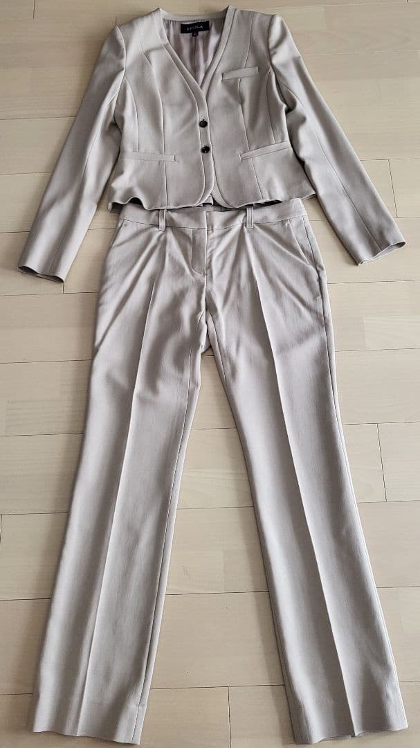【新品 未使用】エポカ パンツスーツ