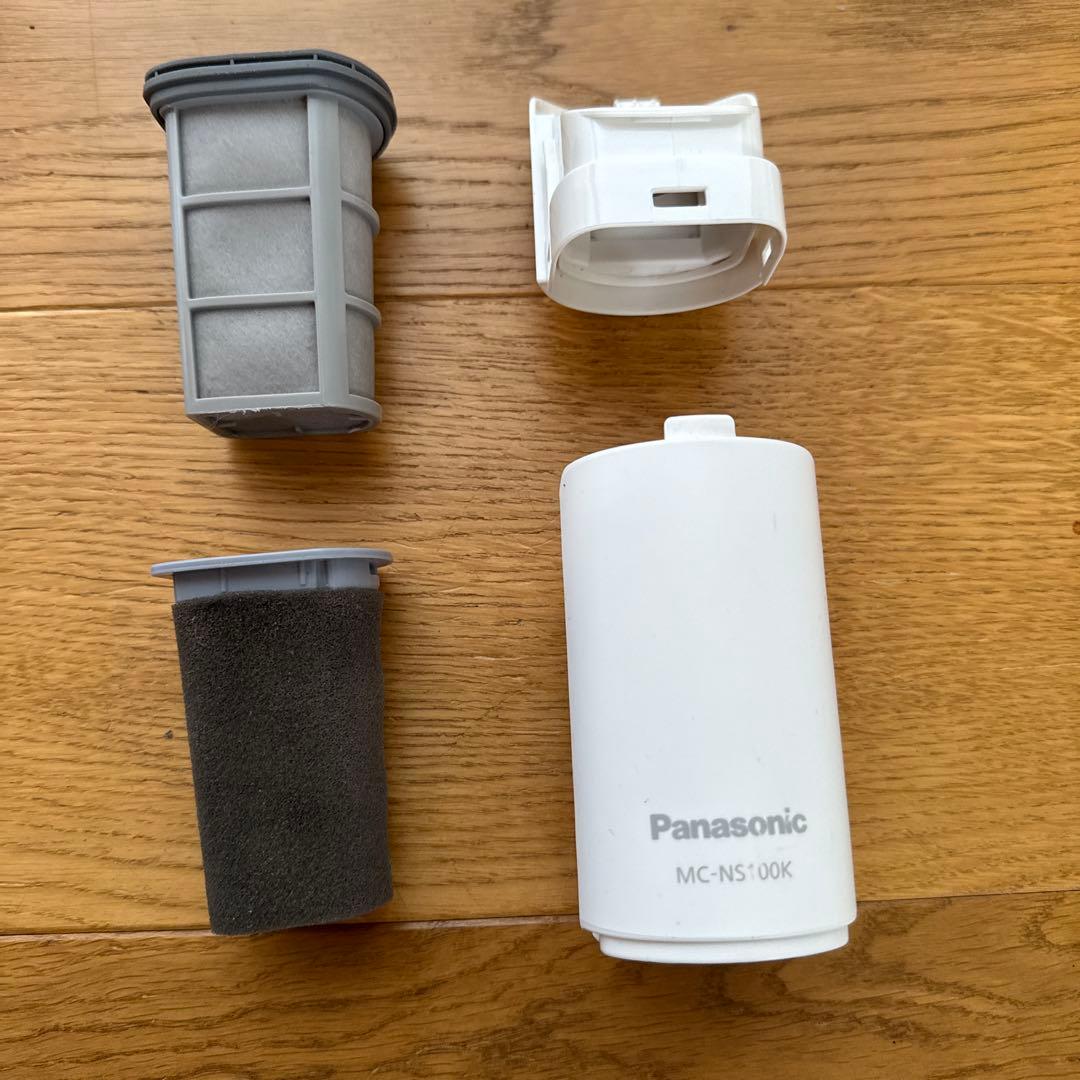 2024年製　パナソニック　コードレススティック掃除機 MC-NS100K