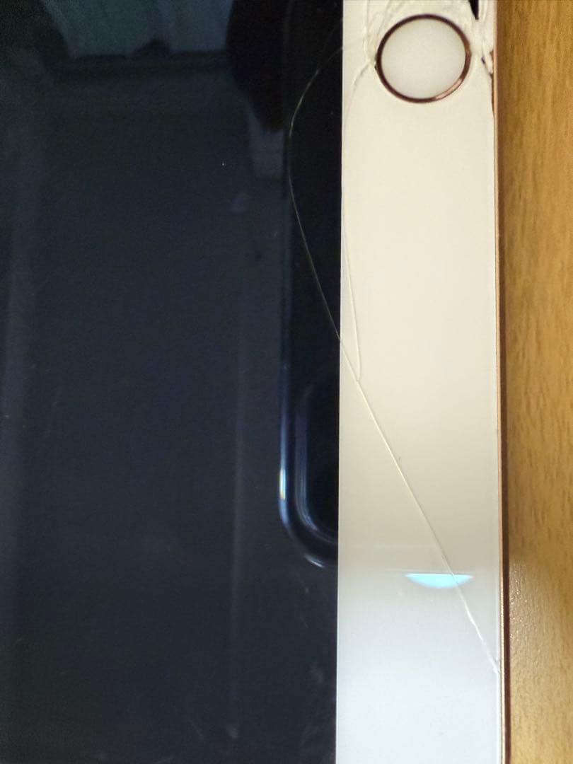 iPad Air 第3世代 64GB WiFiモデル　画面ひびあり