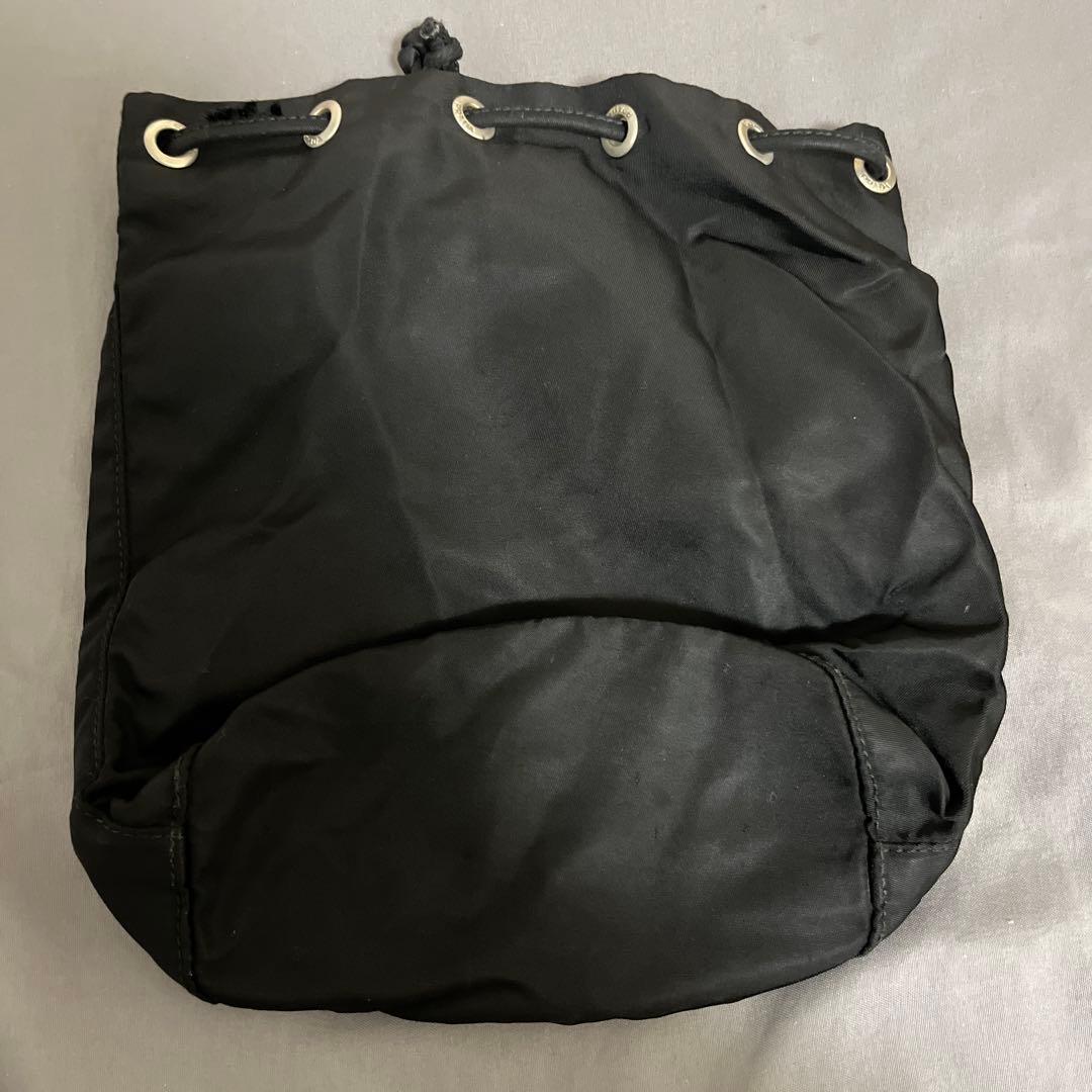 プラダ 巾着　ポーチ バニティ 三角ロゴ 刻印あり