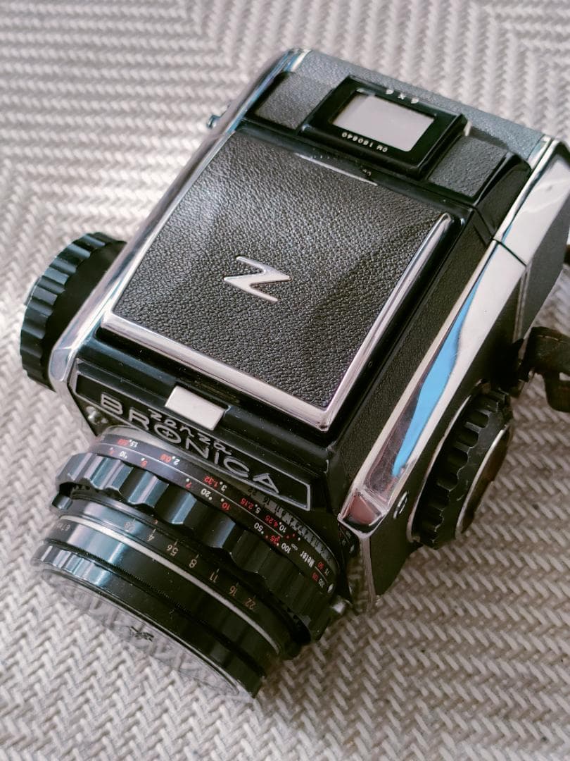 ★Zenza Bronica 一眼レフカメラ ★純正カバー ★遮光板 ケース付★