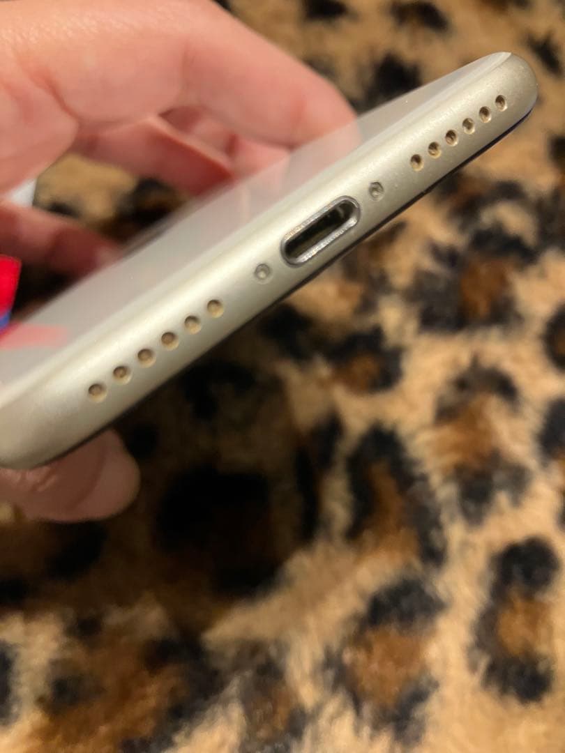 Apple iPhone SE3 128GB ホワイト