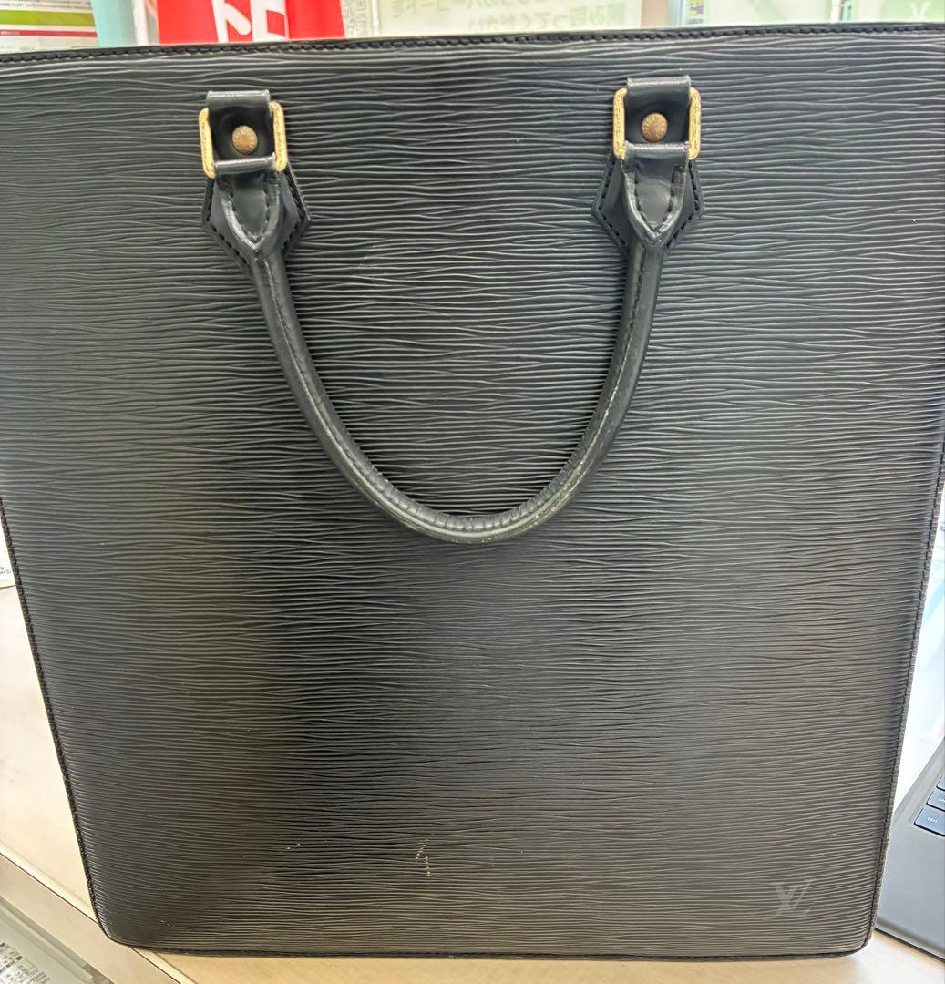 ルイヴィトン LOUIS VUITTON エピ サックプラ