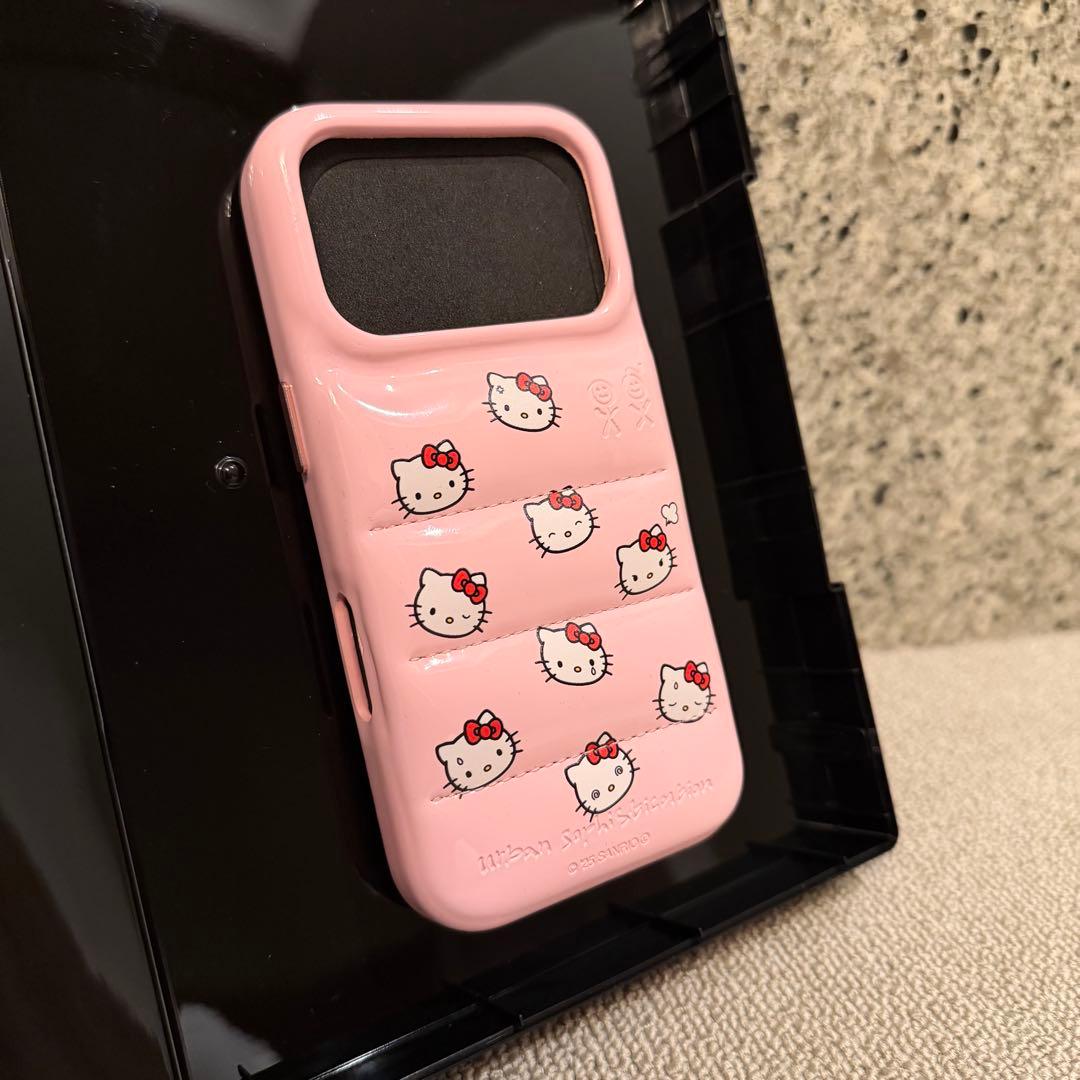 Urban Sophistication iPhone17pro キティ　ピンク