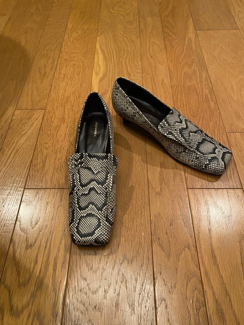 【AKIRANAKA】美品 Azalea ローファーパンプス グレー 38サイズ