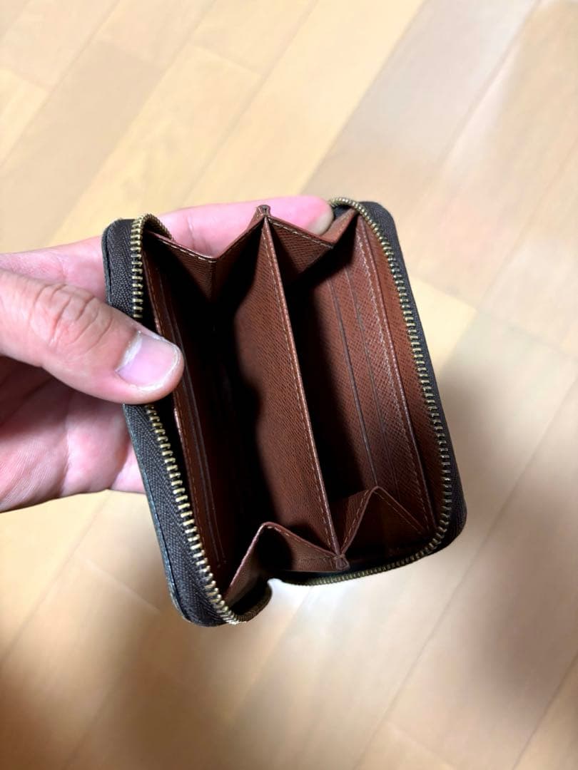 ルイ・ヴィトンのジッピー・パース（モノグラム・キャンバス）