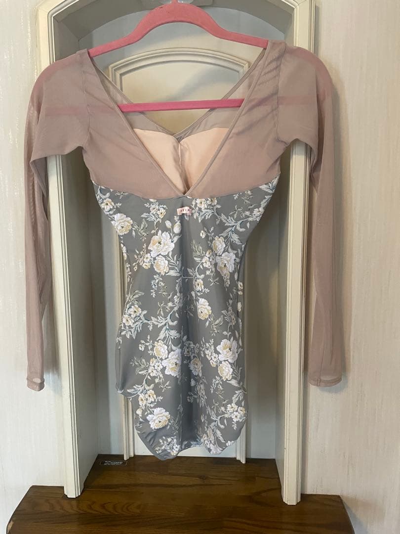 スティナ　Lサイズ　タイプV 花柄長袖バレエレオタード