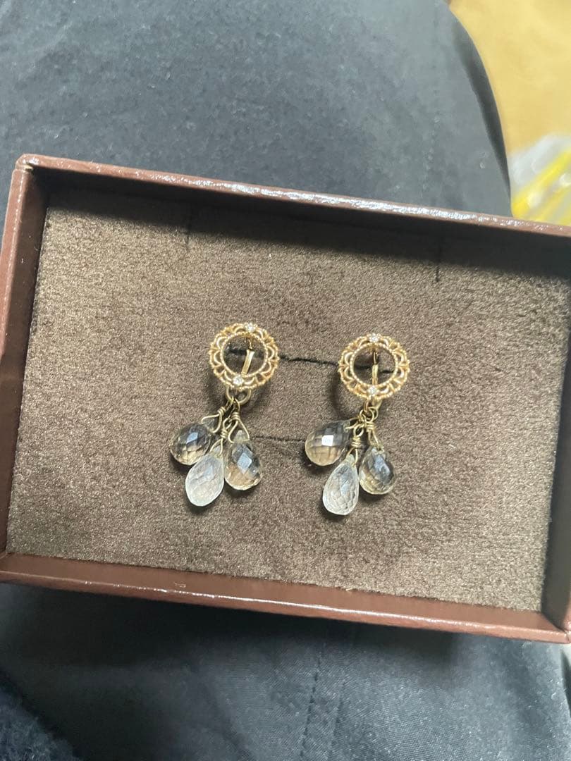 agete K10透かしサークル　フープピアス　チャーム付き　ダイヤ　アガット